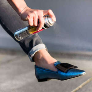 Metallic spray voor hippe schoenen